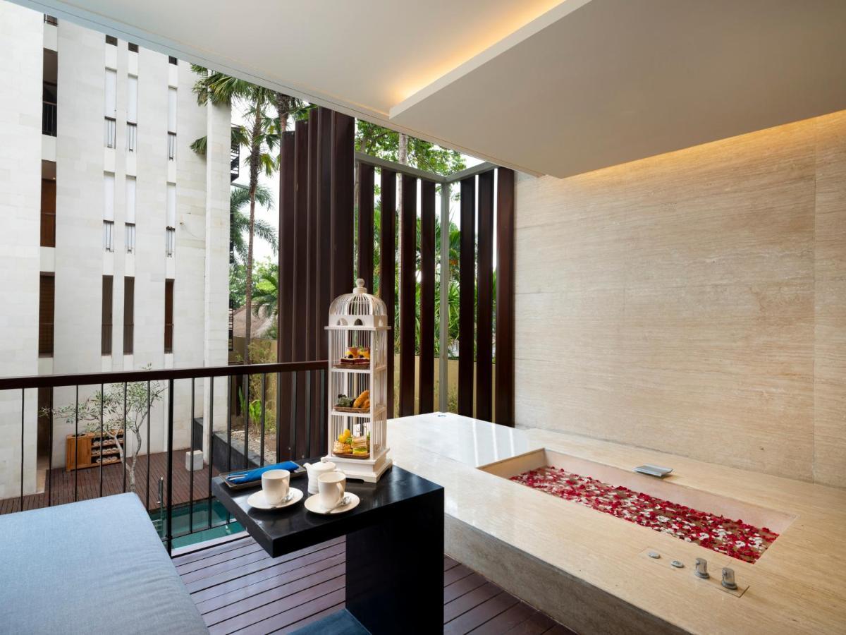 Seminyak King Suite Balcony,967189690:JPEG