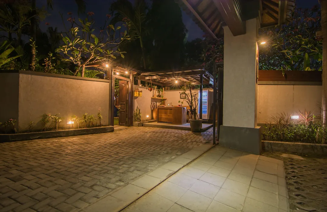 Bale Seminyak-1